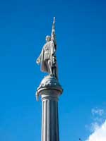 statue